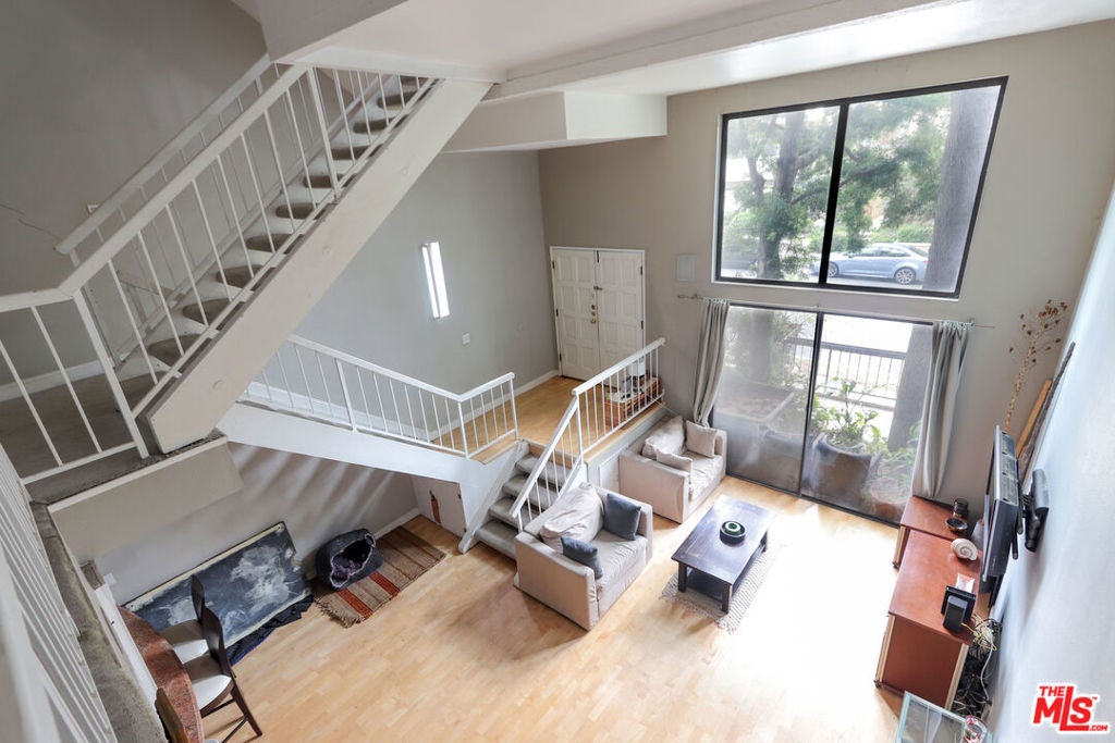 11753 Mayfield Avenue 7 — photo