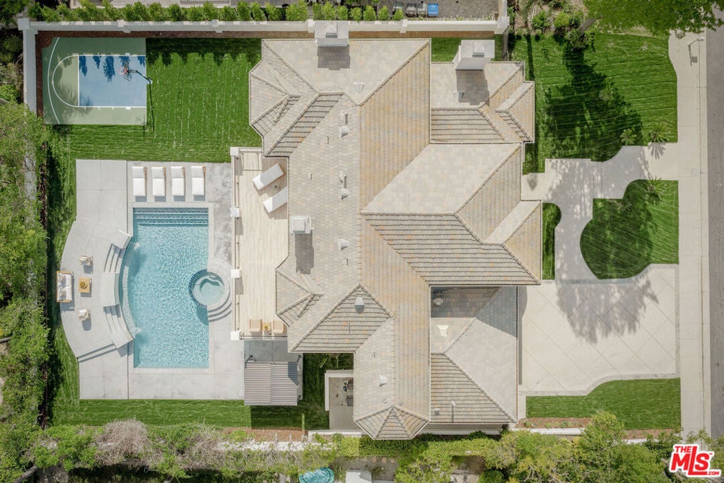 25532 Gaylord Court — photo