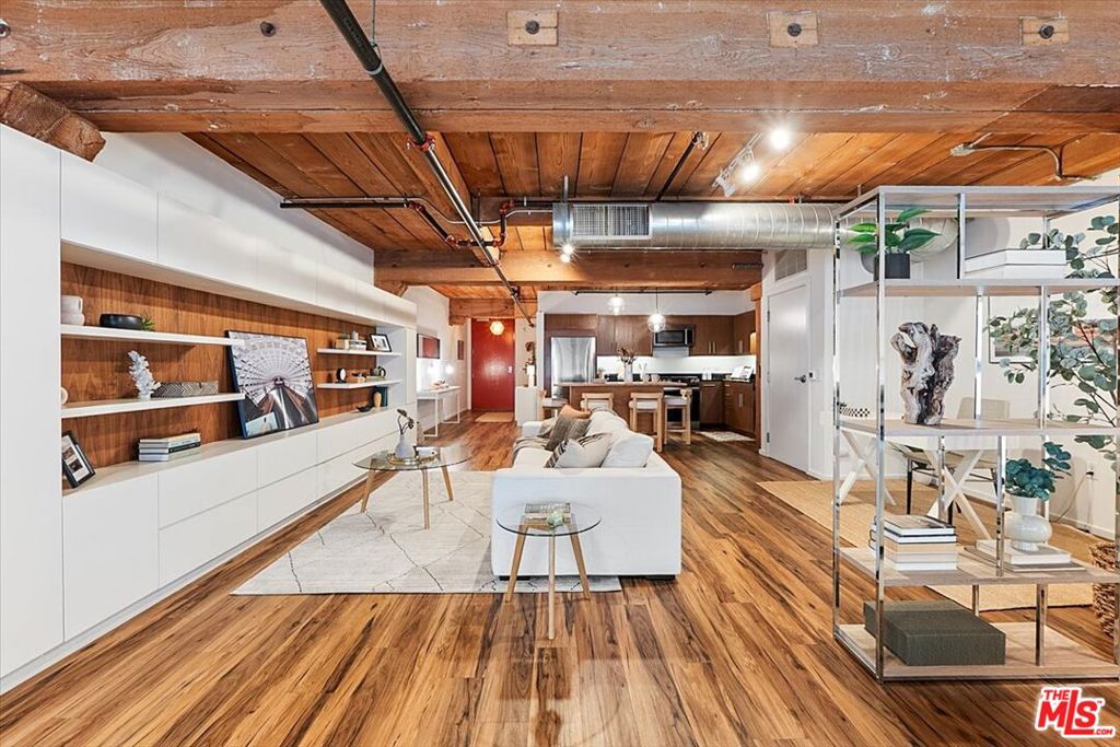 530 S Hewitt Street 238 — photo