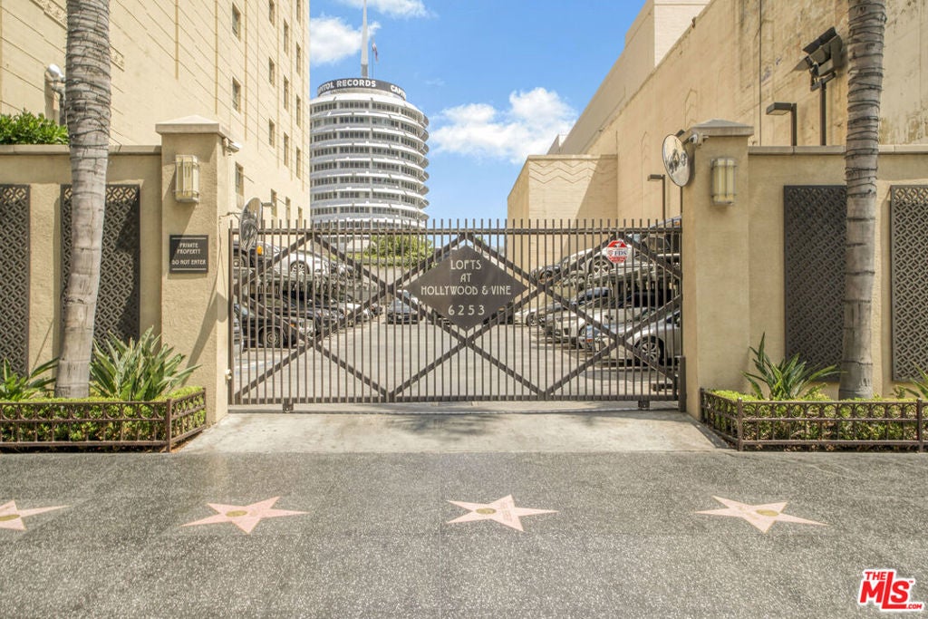 6253 Hollywood Boulevard 903 — photo