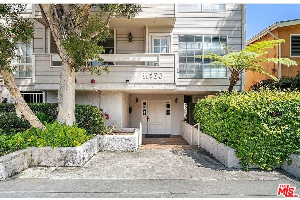 11930 Avon Way 207 — photo
