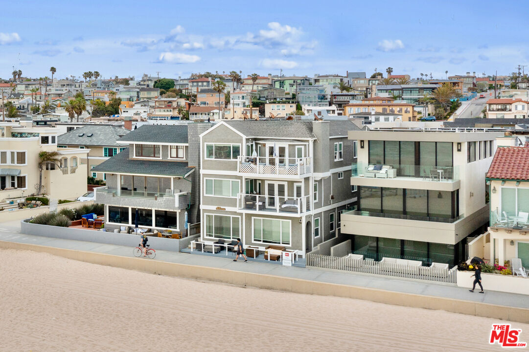 1836 The Strand — photo