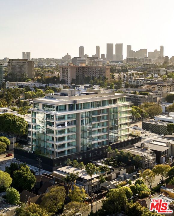 8899 Beverly Boulevard 4G — photo