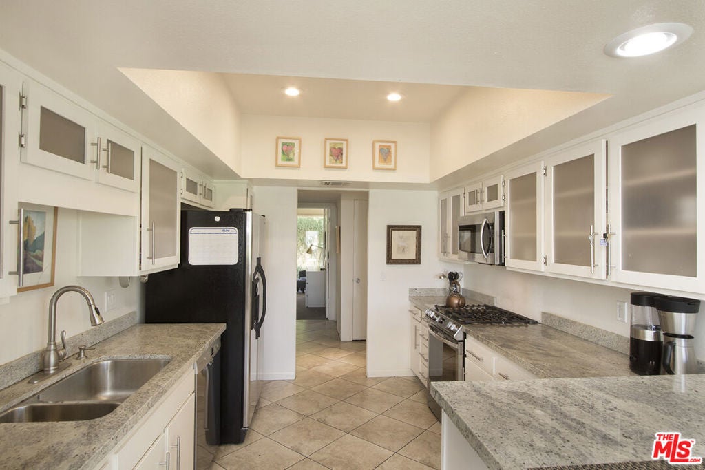 501 Desert Lakes Circle — photo
