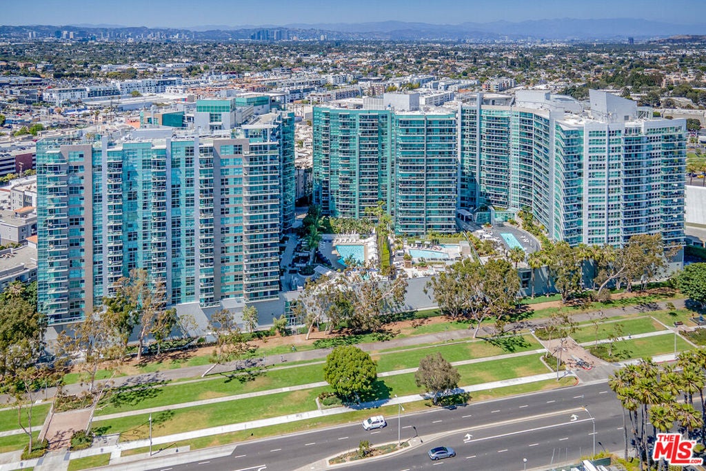 13700 Marina Pointe Drive 1018 — photo