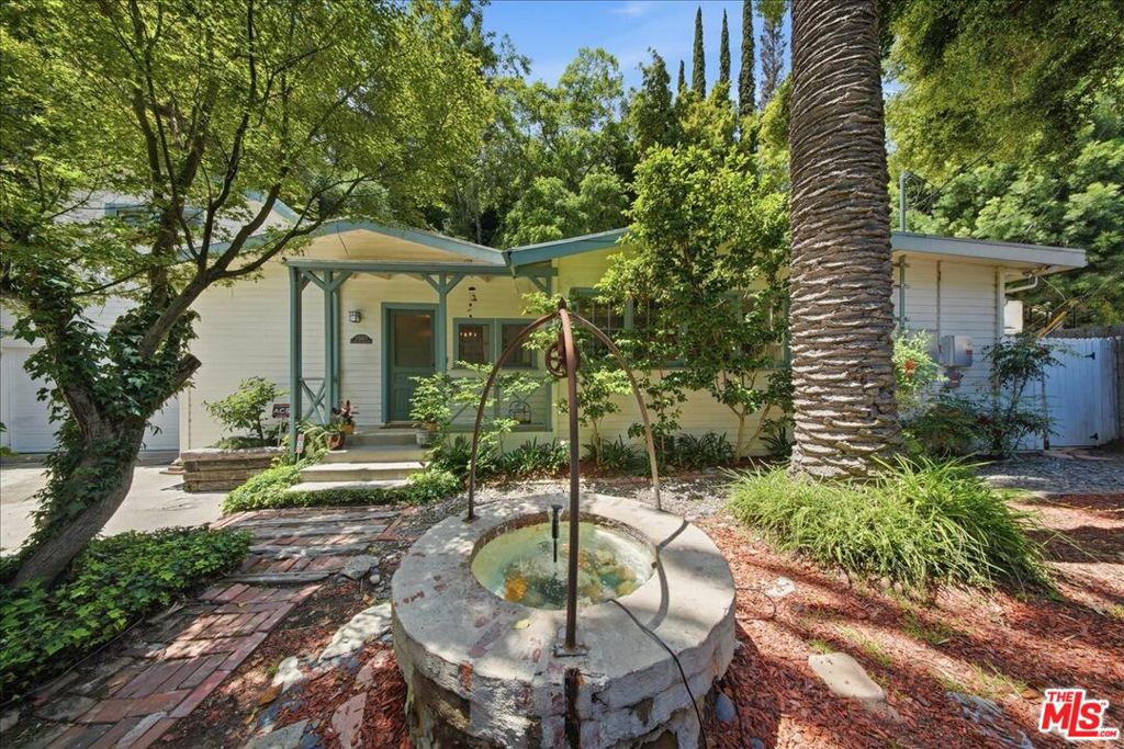 1551 N Beverly Glen Boulevard — photo