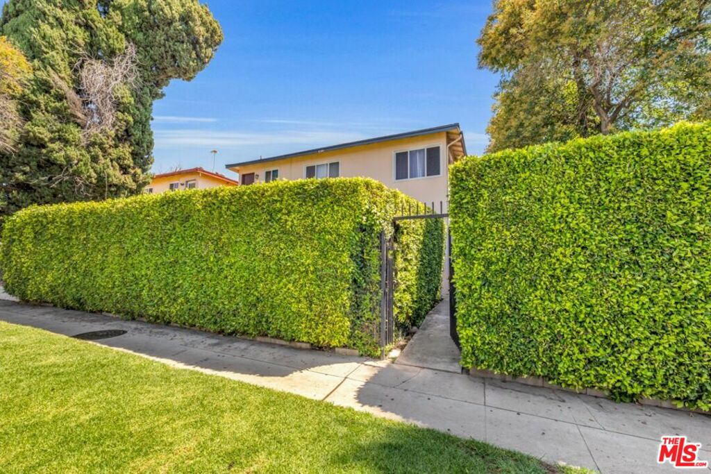 8144 Sepulveda Place — photo