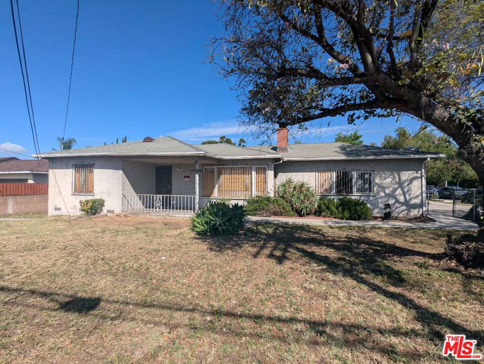 13005 Osborne Street — photo