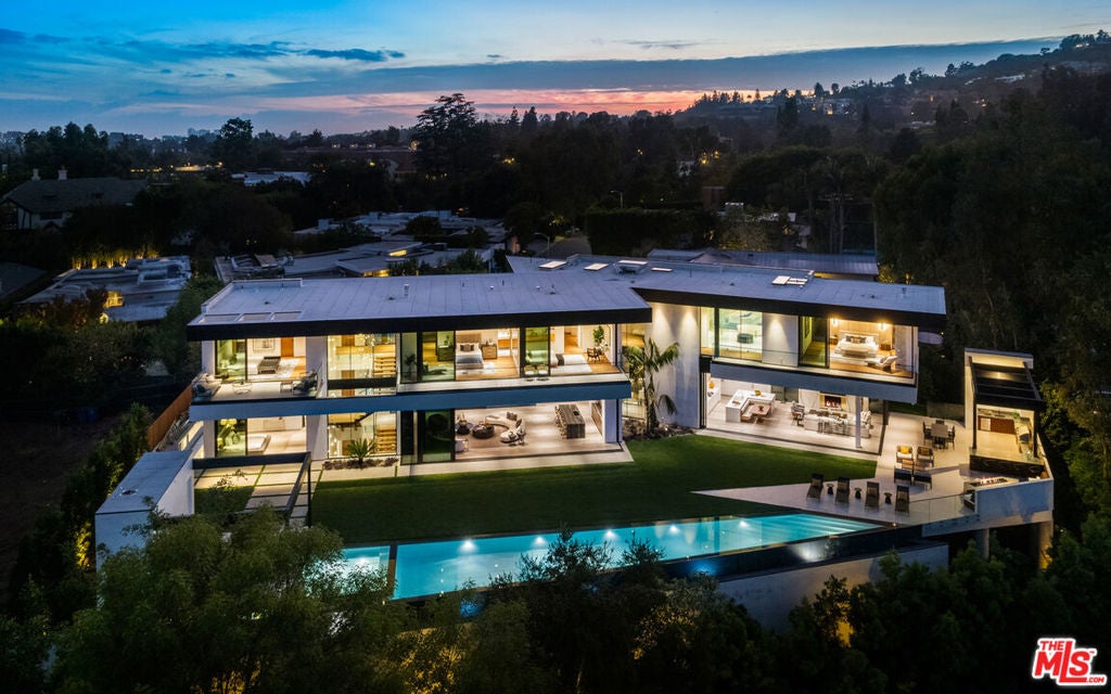 1130 Angelo Drive — photo