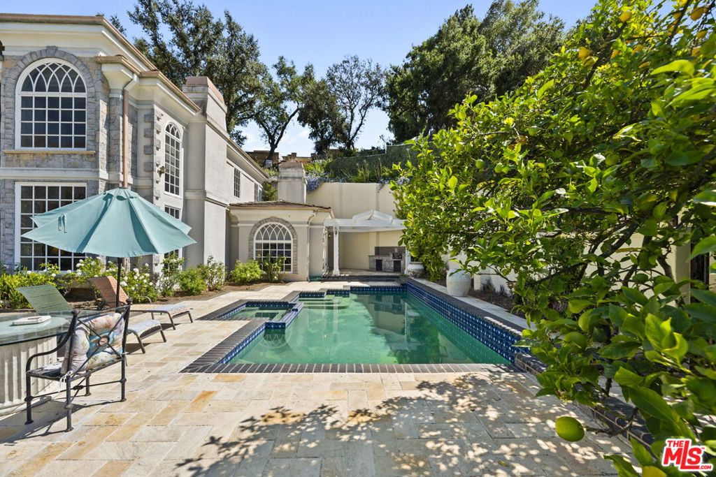 14330 Mulholland Drive — photo