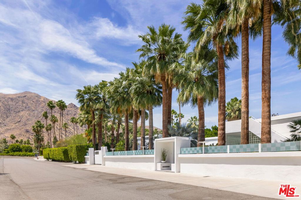 520 W Via Lola — photo