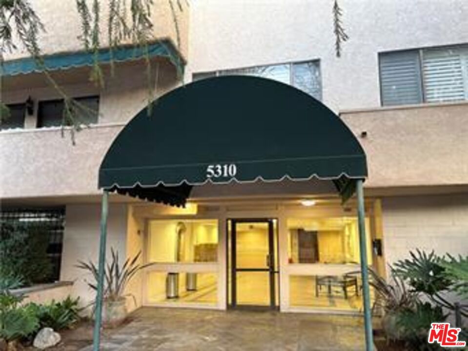 5310 Zelzah Avenue 303 — photo
