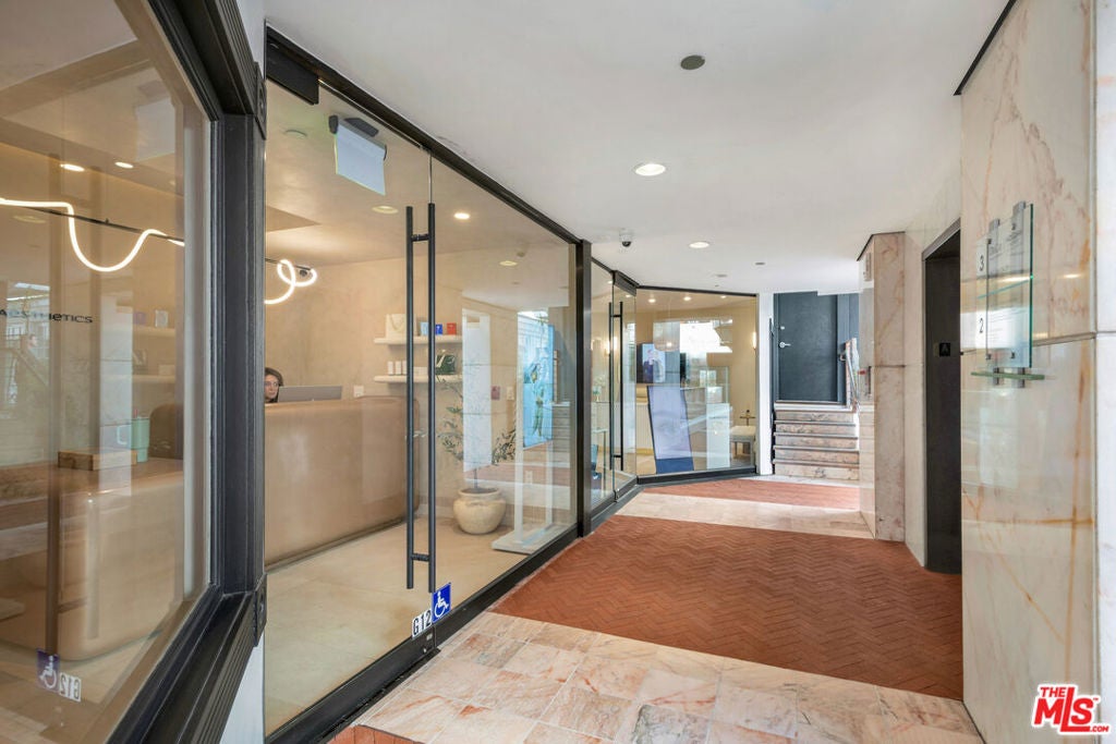 421 N Rodeo Drive Ste G-12 — photo