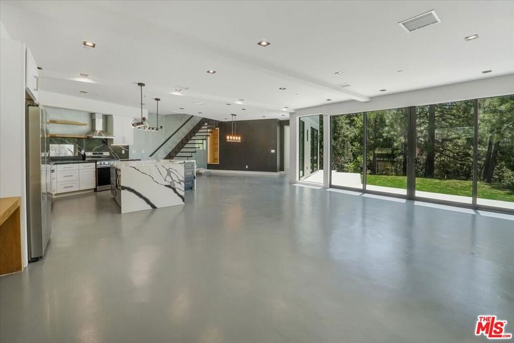 1021 Teakwood Drive — photo