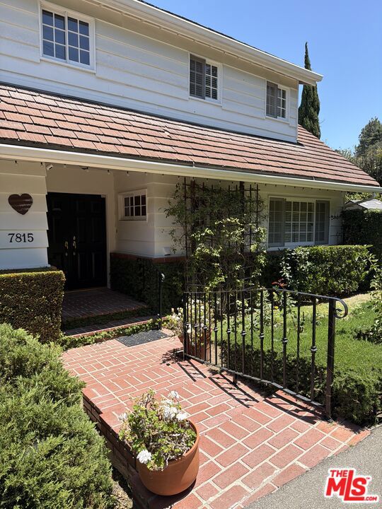 7815 Mulholland — photo