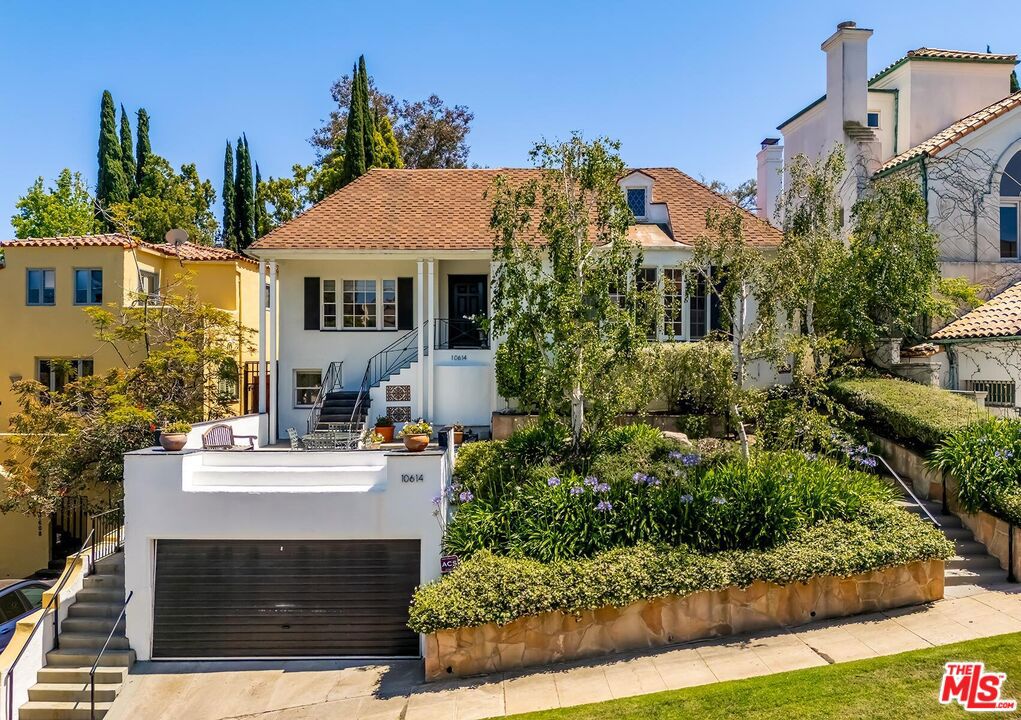 10614 Le Conte Avenue — photo