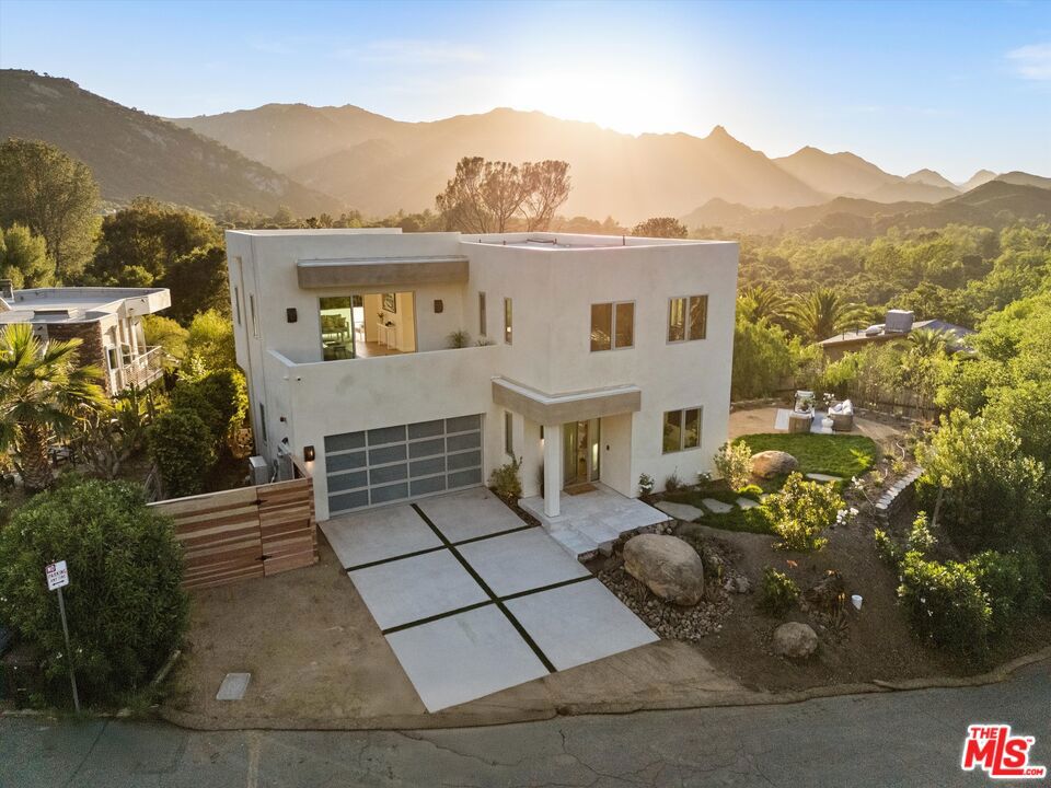 25638 Monte Nido Drive — photo