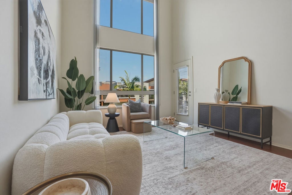 100 S Alameda Street 401 — photo