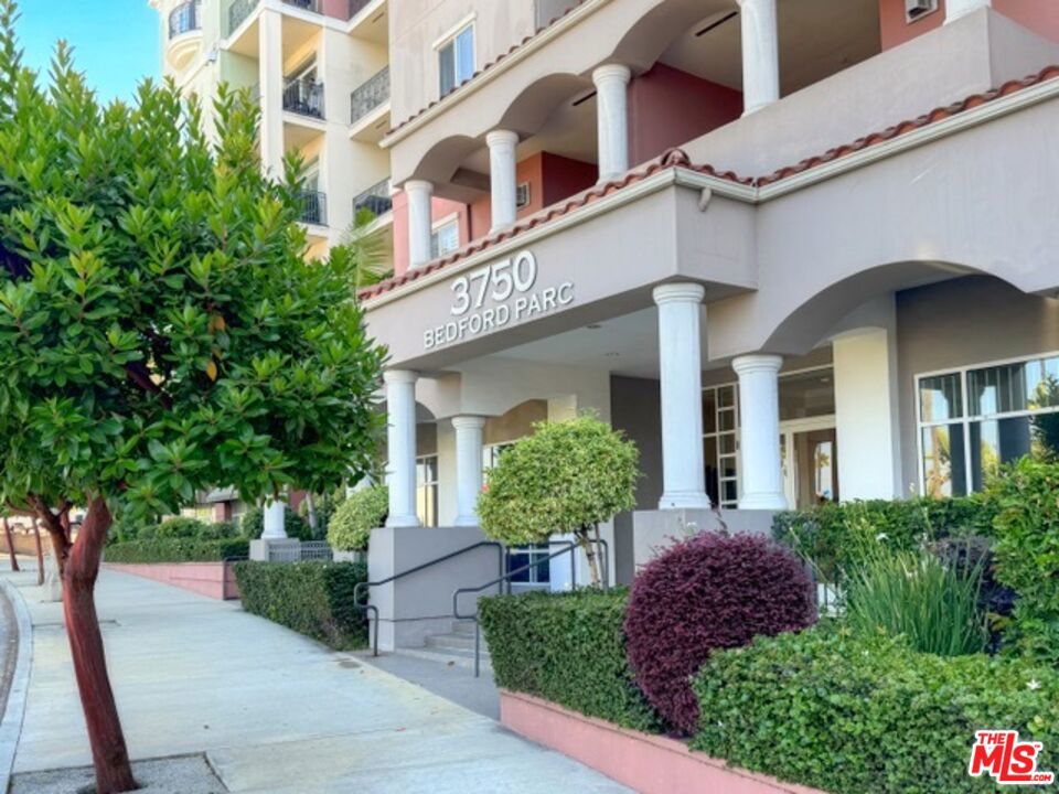 3750 Santa Rosalia Drive 604 — photo