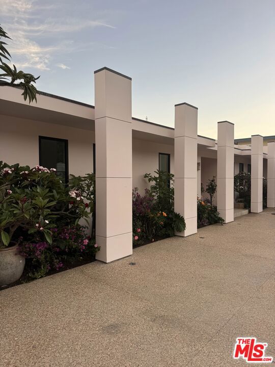 21650 Pacific Coast Highway — photo