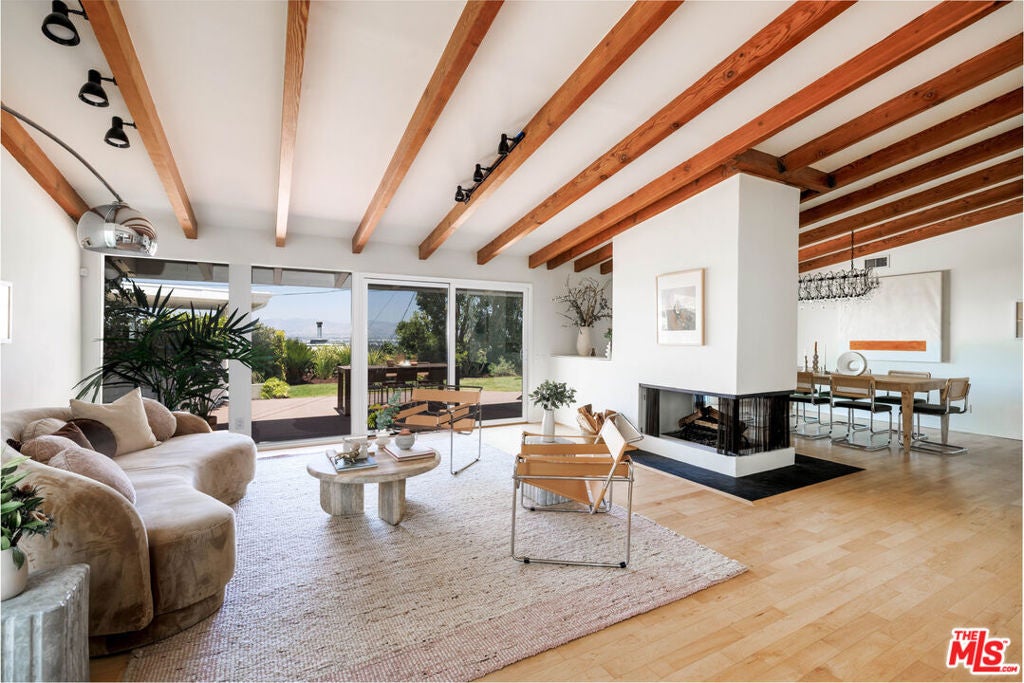 3554 Berry Drive — photo