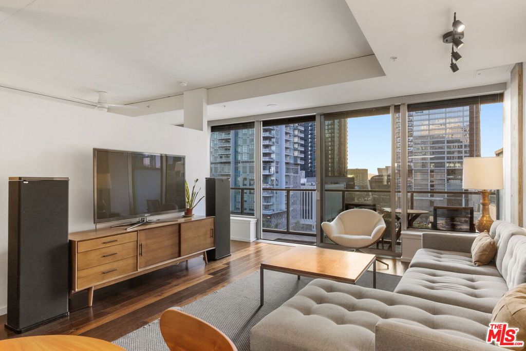 1155 S Grand Avenue 808 — photo