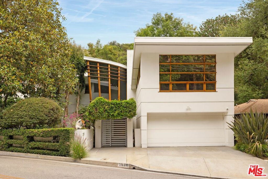 3600 Mandeville Canyon Road — photo