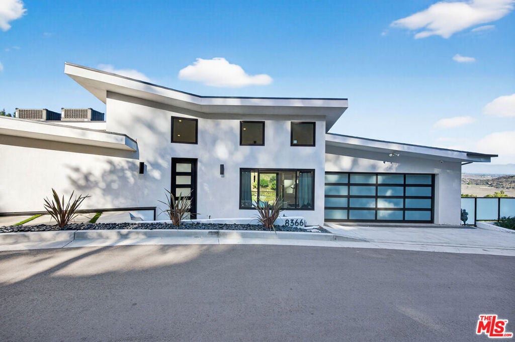 8366 Hillcroft Drive — photo