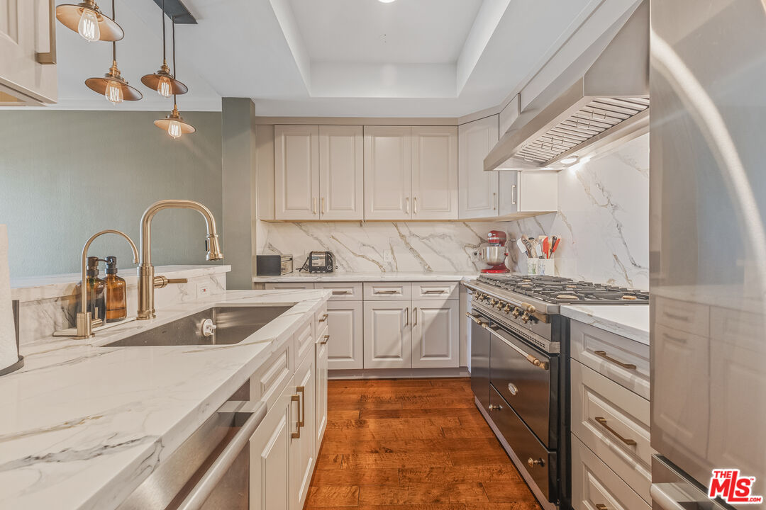 12115 San Vicente Blvd Unit 303 — photo