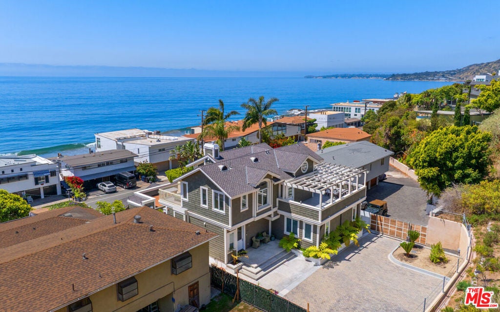 25157 Malibu Road — photo