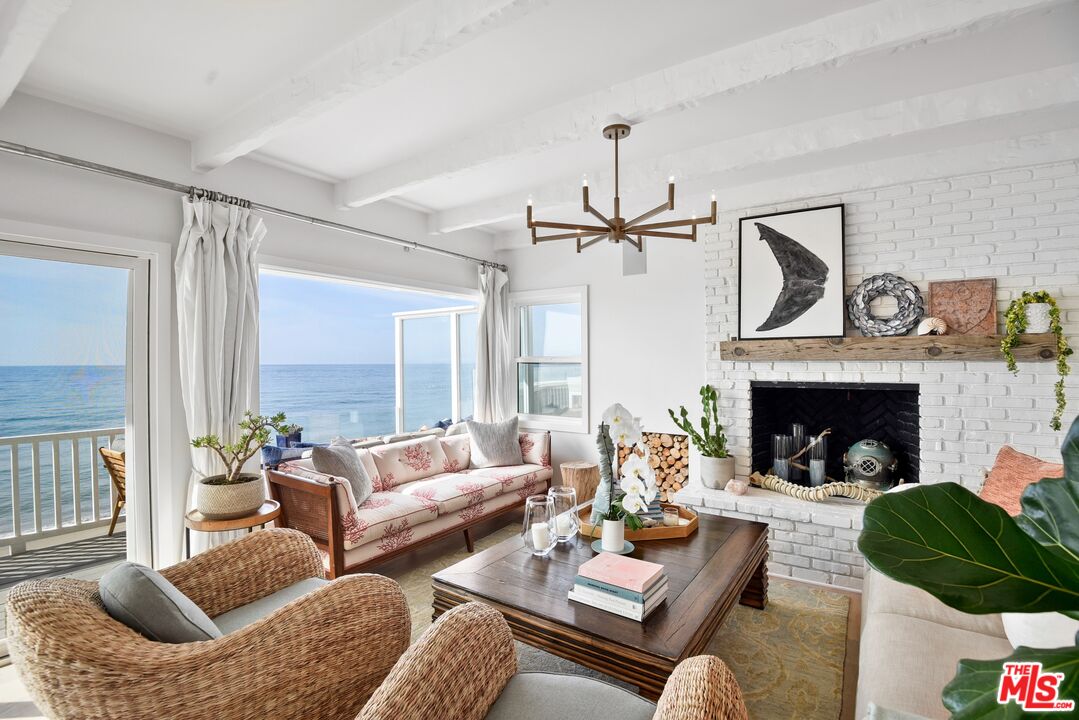 27208 Pacific Coast Hwy — photo