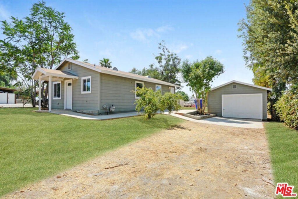 11208 Nevada Street — photo