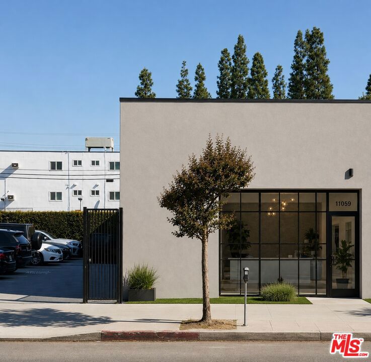 11059 Ventura Boulevard — photo