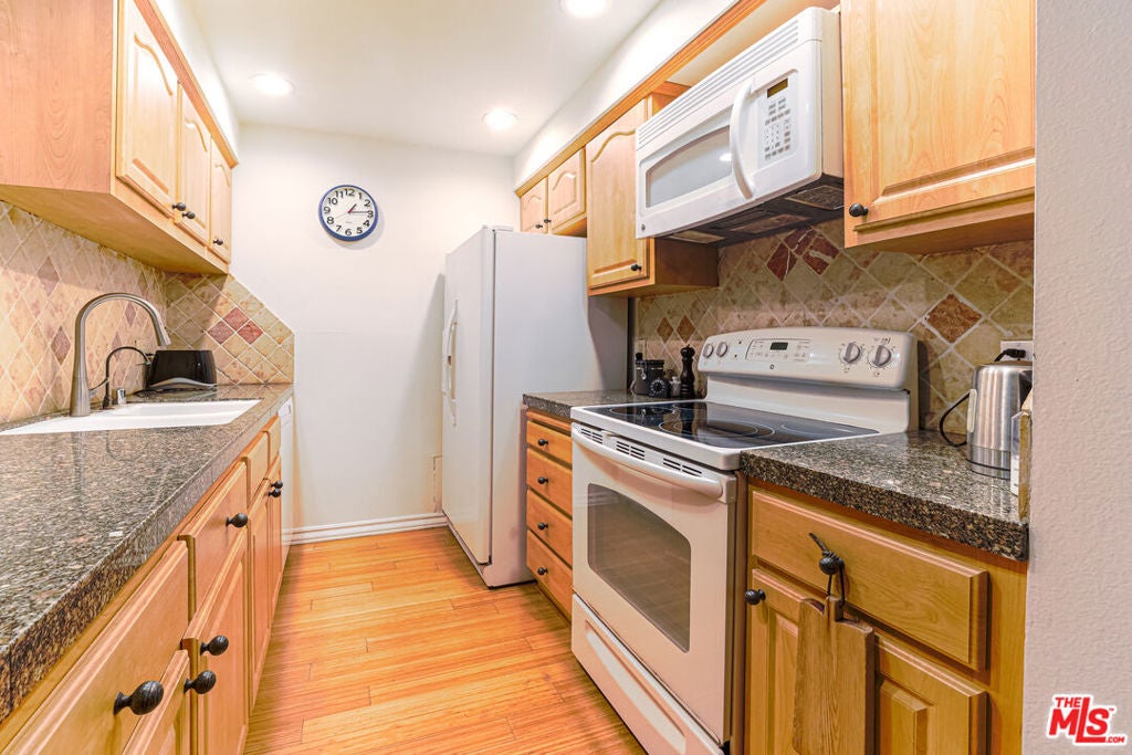 8105 Raintree Circle — photo