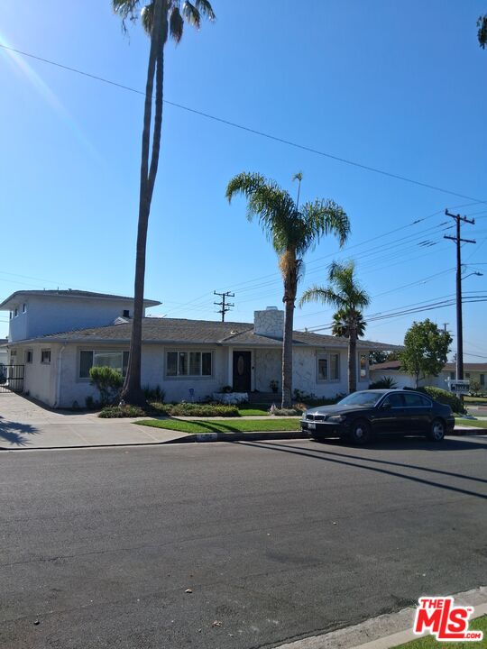 5424 S Sherbourne Dr — photo