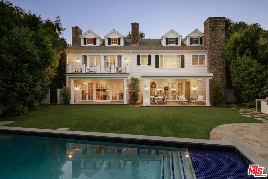 2435 Mandeville Canyon Road — photo