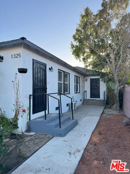 1327 N Kenwood Street — photo