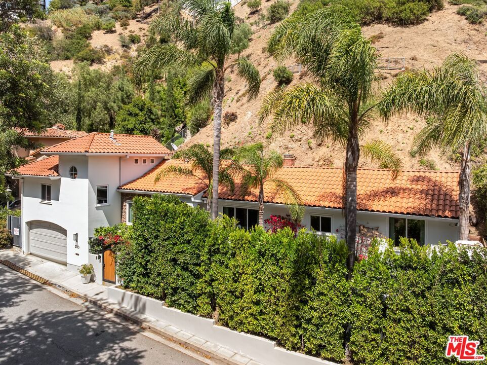 2130 Outpost Drive — photo