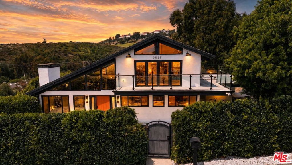 3525 Coast View Drive — photo
