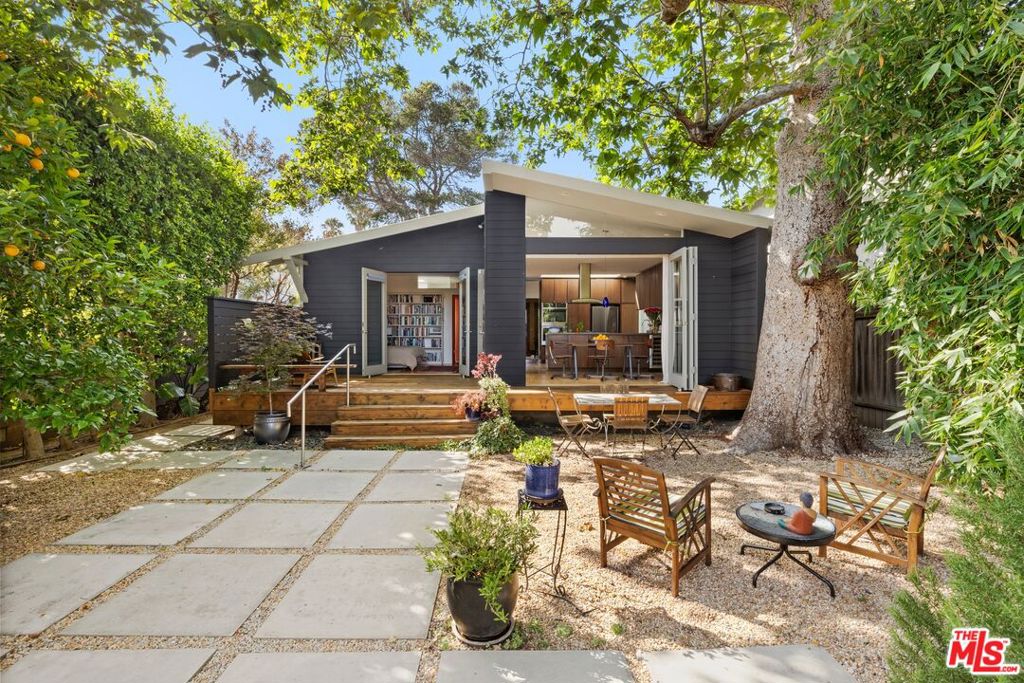 712 Copeland Court — photo