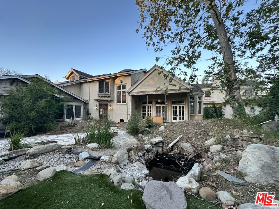 5250 Louise Ave — photo