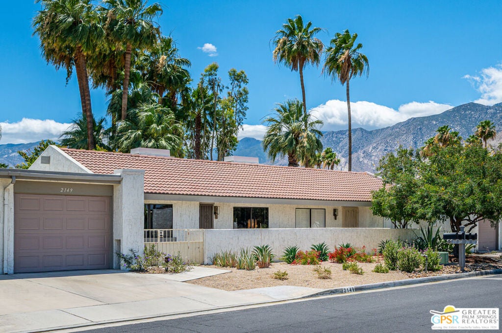 2149 N Sunshine Circle — photo
