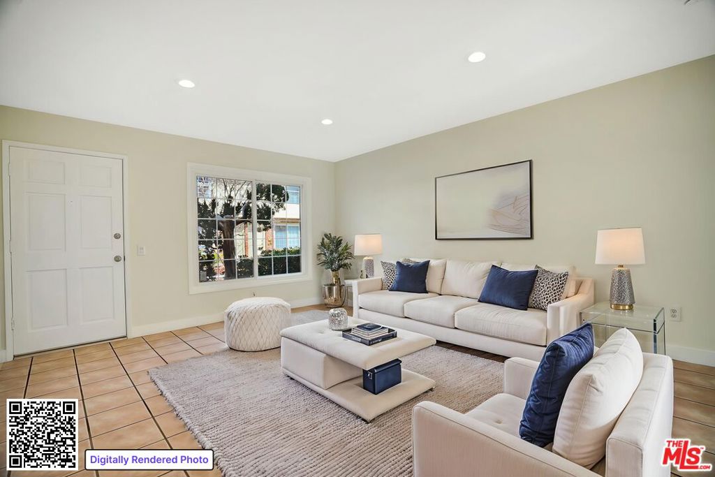 10065 De Soto Avenue 304 — photo