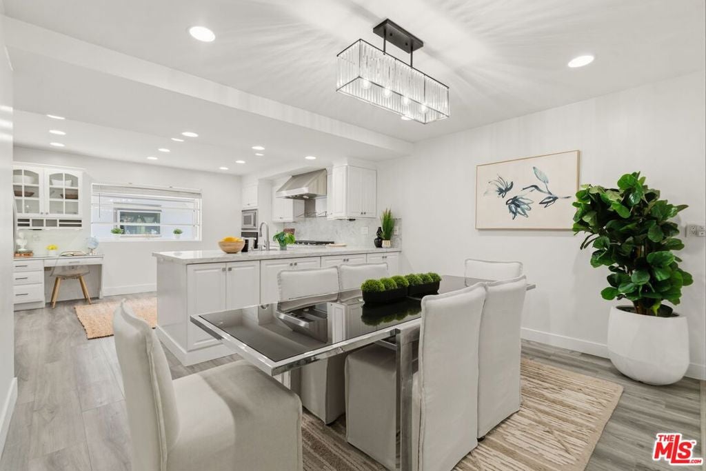 13224 Admiral Avenue D — photo