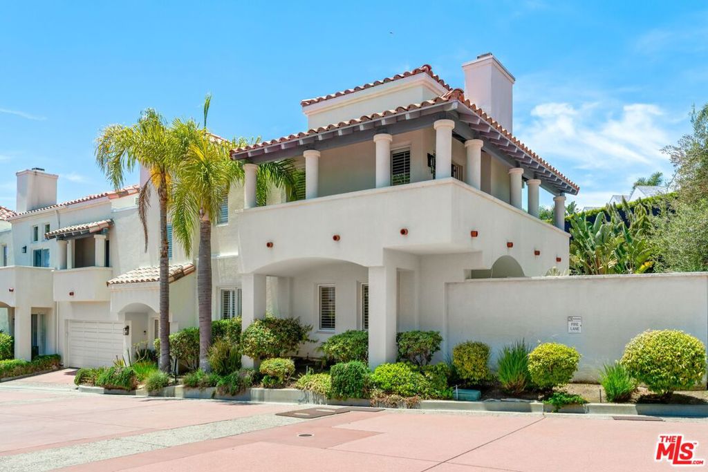 6435 Zumirez Drive 21 — photo
