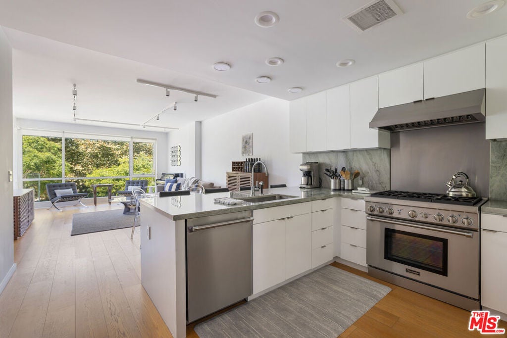 1705 Ocean Avenue 209 — photo