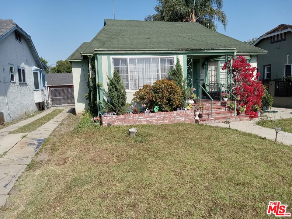 6118 Keniston Avenue — photo