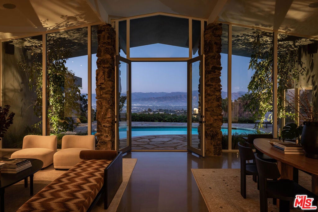 8559 Edwin Drive — photo