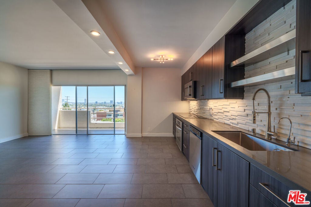 1131 Alta Loma Road 207 — photo