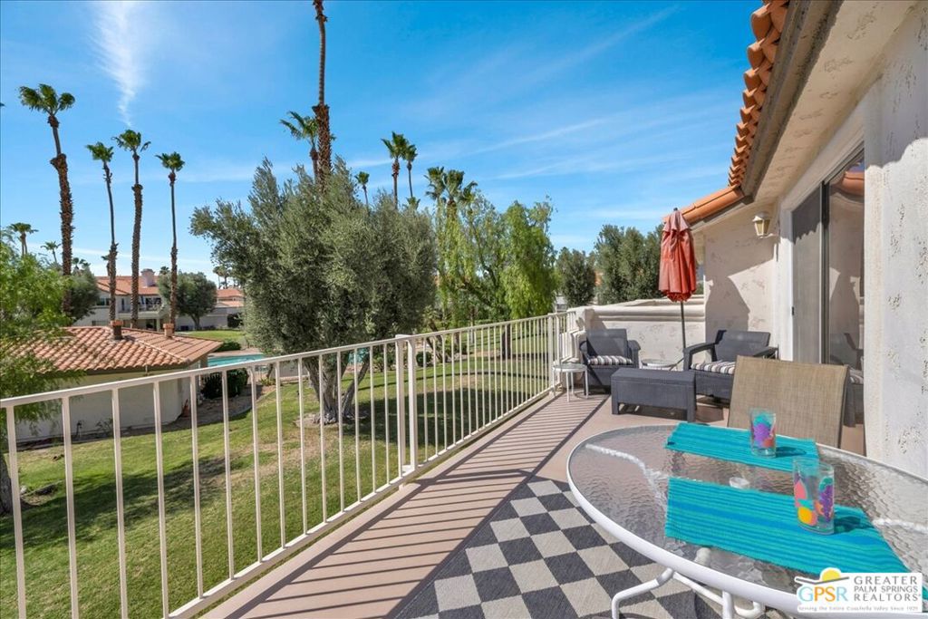 688 Vista Lago Circle — photo